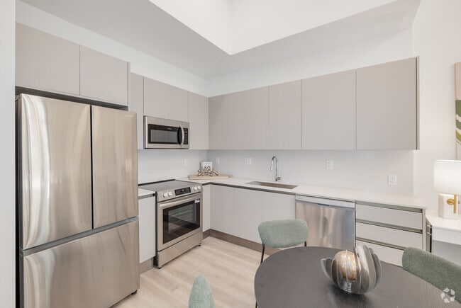1BR, 1BA - 650SF - Kitchen