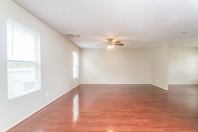 Photo - 5153 Sunsail Dr