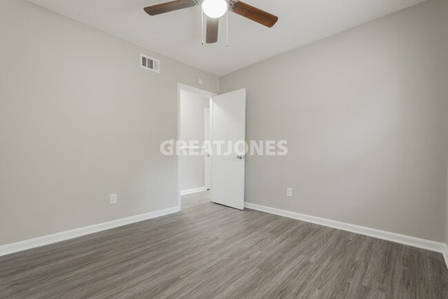 Photo - NOW OFFERING 1-MONTH FREE OFF FIRST FULL M...