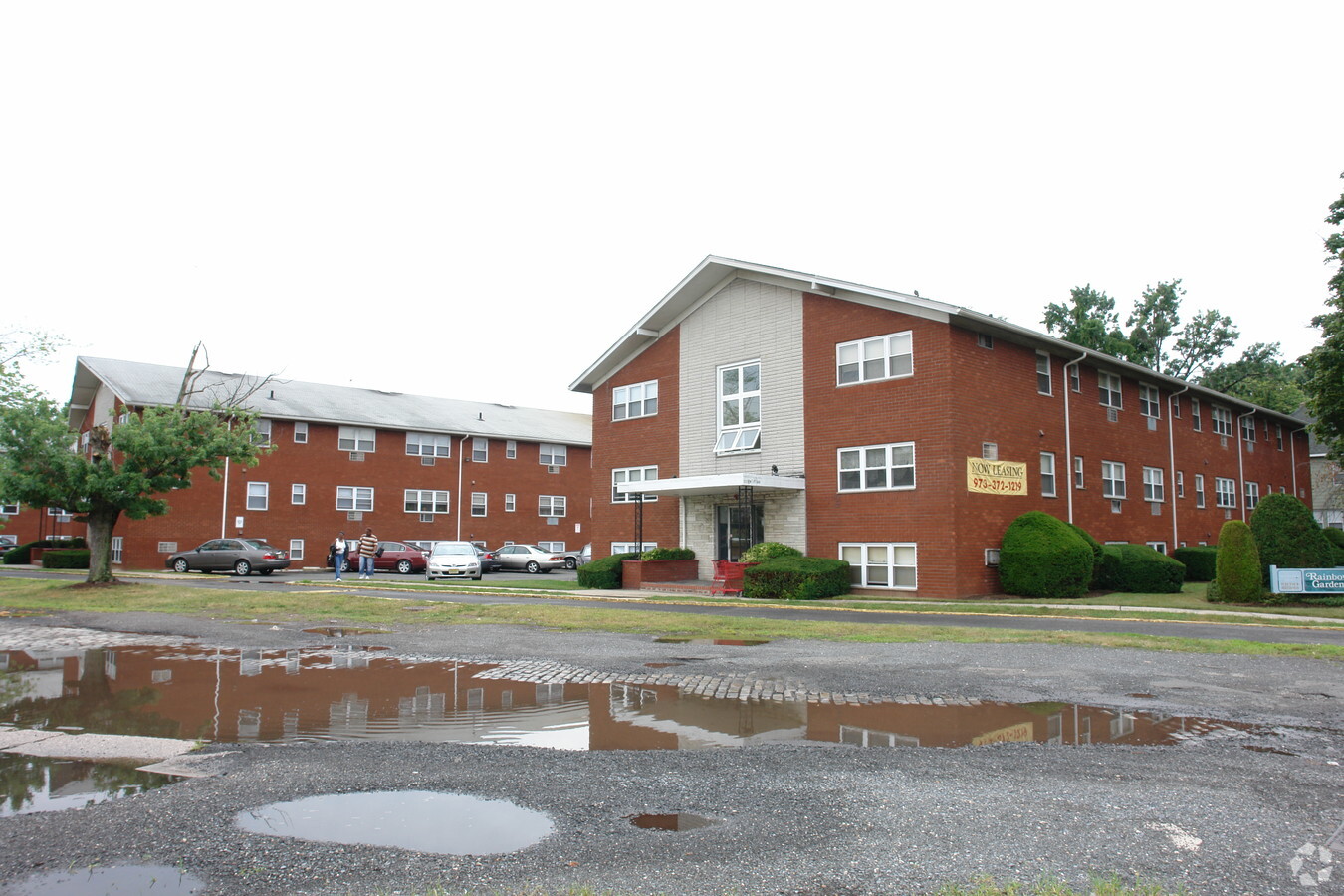 Rainbow Gardens - Rainbow Gardens Apartments