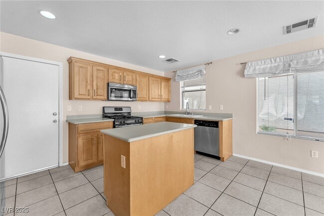 Photo - 2526 Begonia Valley Ave