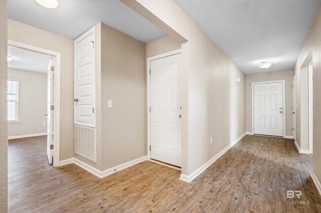 Photo - 17290 Harding Dr