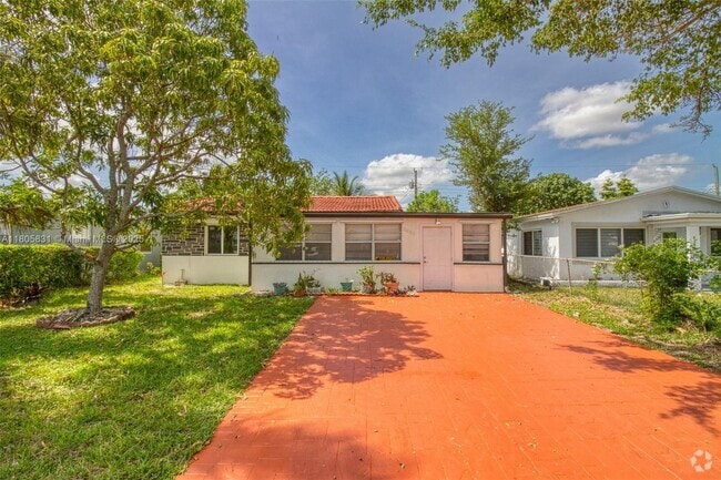 Building Photo - 6240 SW 22nd Ct Rental
