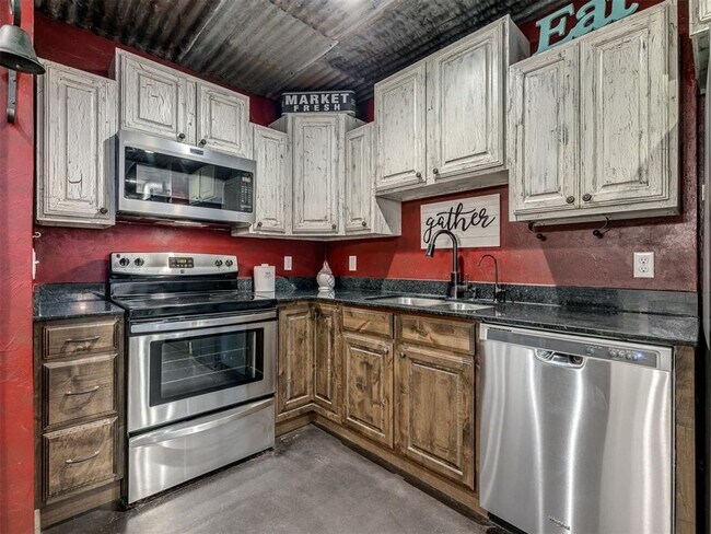 Photo - Spacious Country Retreat with Bonus Shop/Game Room Unit 18186
