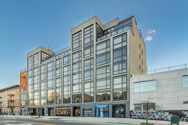 11-12 44th Dr - 11-12 44th Dr