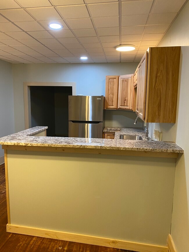 Building Photo - 326 E Locust St Unit .5 Rental