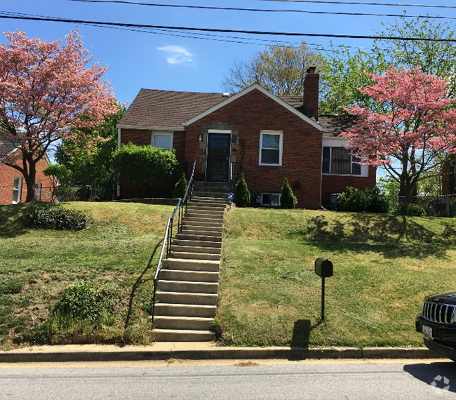 Building Photo - 2707 Fairlawn St Rental