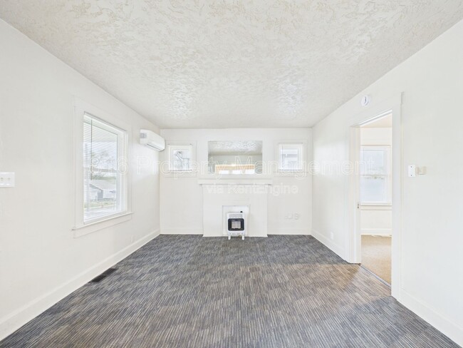 Photo - 4028 E 68th Terrace