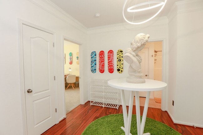 Photo - Riverside  Condo-RARE-Ready Jan 26