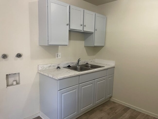 Photo - Clean 2 bedroom Duplex Near UNR