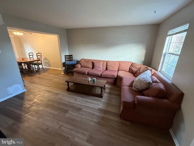 Photo - 34 King Charles Cir