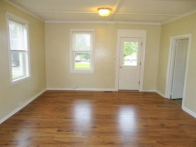 Photo - 145 E Main St