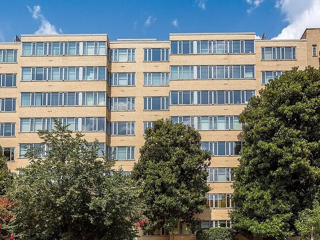 Building Photo - 1711 Massachusetts Ave NW Unit 203