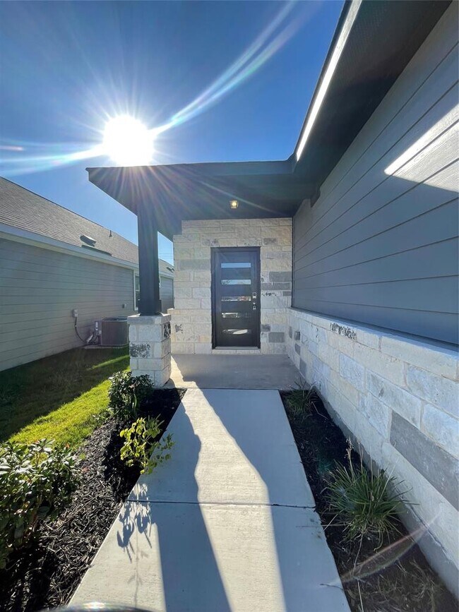 Photo - 125 Unforgiven Ln