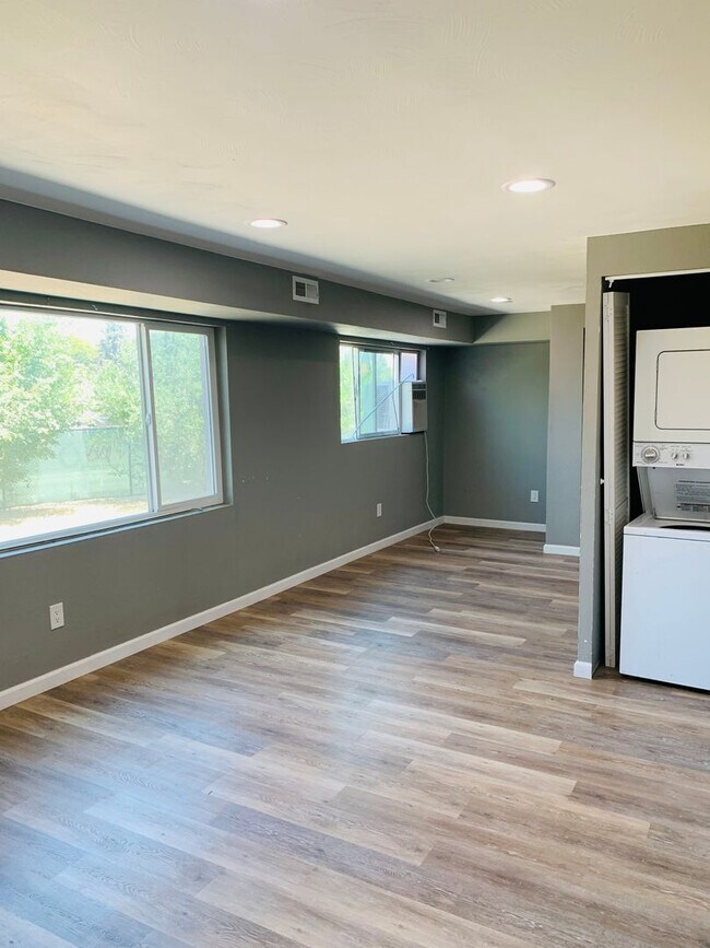 Photo - Updated 2 Bedroom 1.5 Bath in Westminster Unidad #3