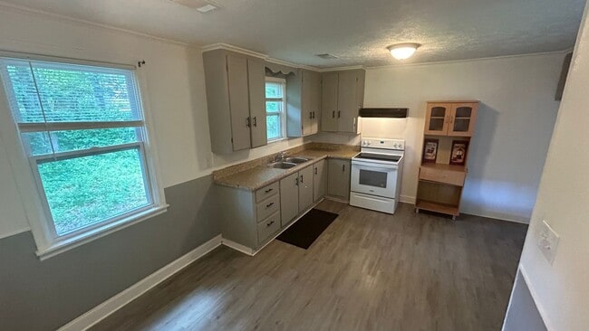 Photo - Renovated 3 Bedroom 1  Bath Home for Rent!