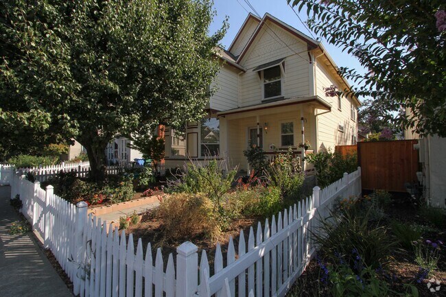 Building Photo - 538 A St Rental