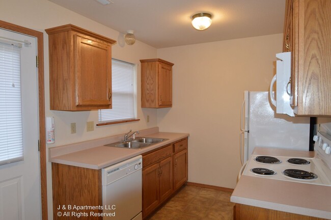 Photo - 20309 Skyview Dr Unit B
