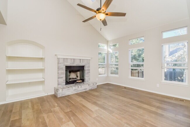 Photo - 8633 Bellcove Cir