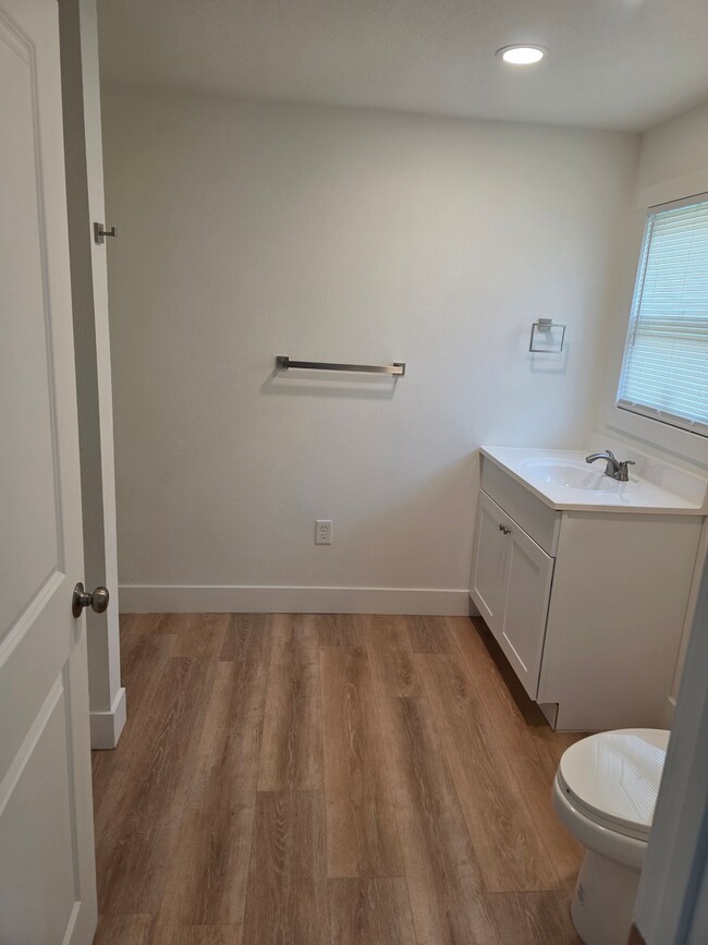 336 Warren Ave Unit 336 warren ave unit A
