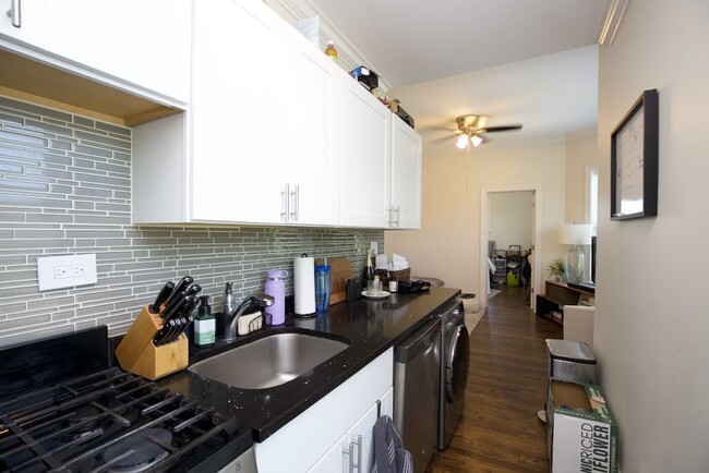 Photo - 923 W Waveland Ave Unit M07H