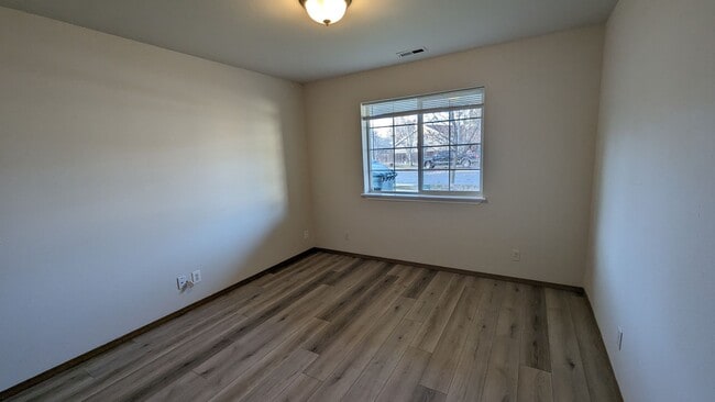 Photo - 1596-1596 Peggy Lp Unit 1594