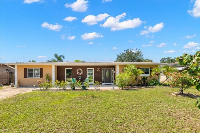 3 br, 2 bath House - 5040 49Th Avenue N - 3 br, 2 bath House - 5040 49Th Avenue N