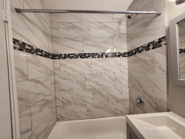 Photo - 3333 Commercial Ave