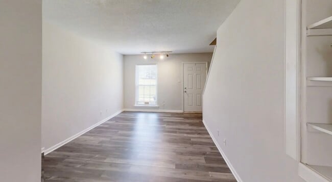 Photo - 1309 W Meadowview Rd