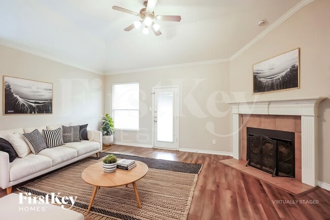 Photo - 905 Sheryn Dr