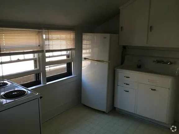 Building Photo - 515 W Union Blvd Rental