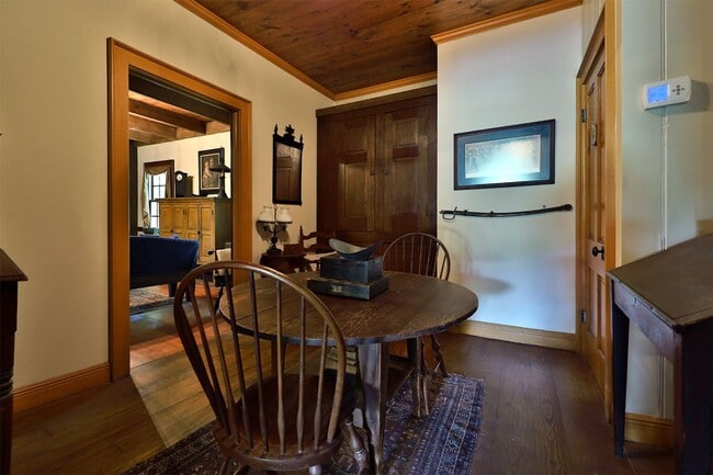 Photo - Custom- Built, Log Home in Martin, TN! (WEEKLY RENTAL ONLY)