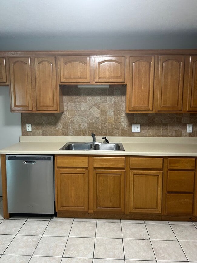 Photo - N. Ashe St Unit 937 N. ASH ST.