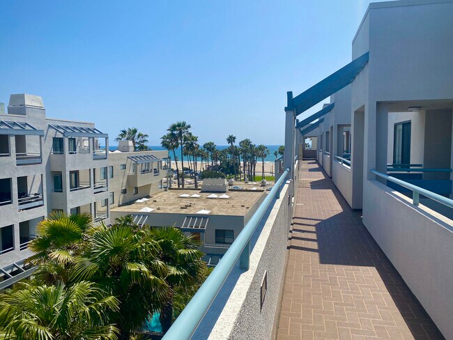 Condo Access Breezway - 120 Ocean Park Blvd Condo Unit 610