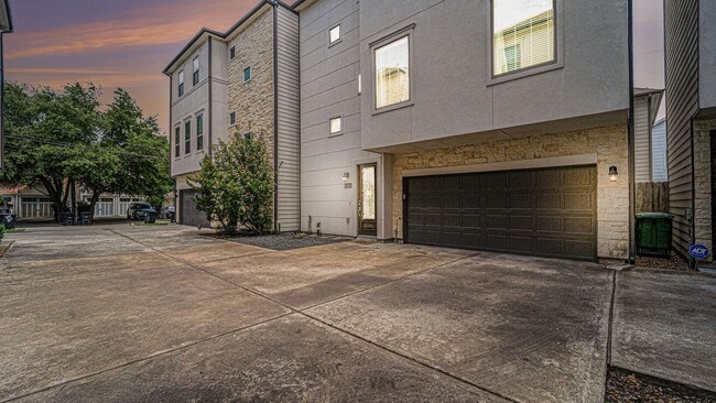 Building Photo - 5311 Kiam St Rental