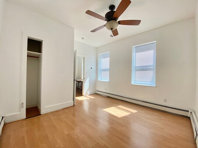 34 Cunard St Unit 2