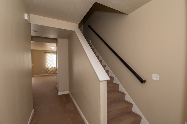 Photo - 3201 W Desert Lily Dr