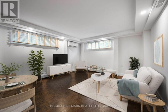 Photo - 173 Quebec Ave