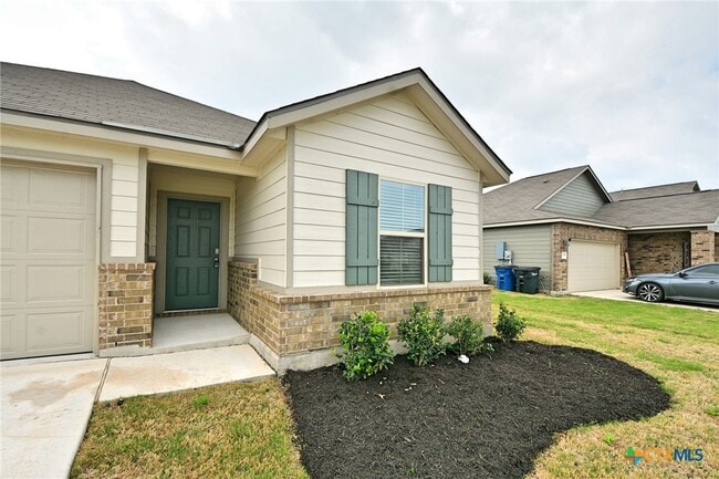 Photo - 528 Willow Valley St