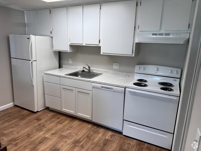 Building Photo - Cedarwood Rental