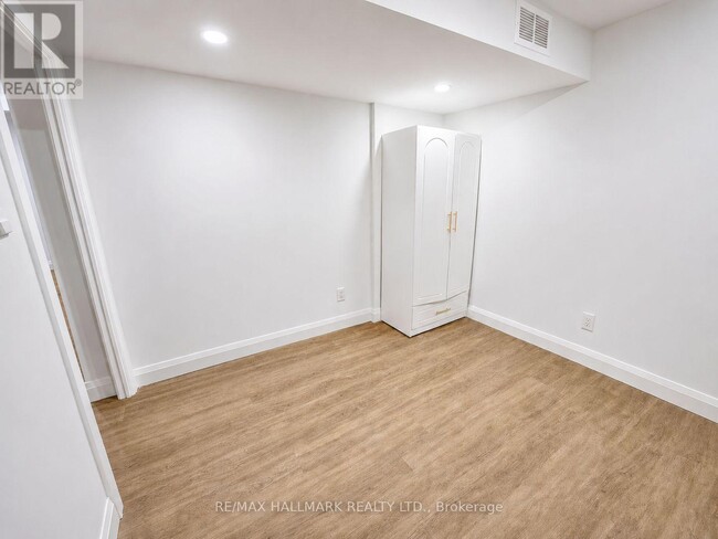 Photo - 120 Squire Dr