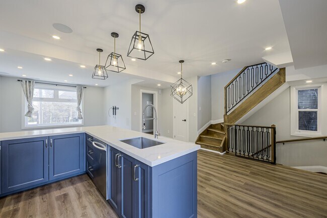 Photo - 17 Lockwood Rd Unit A