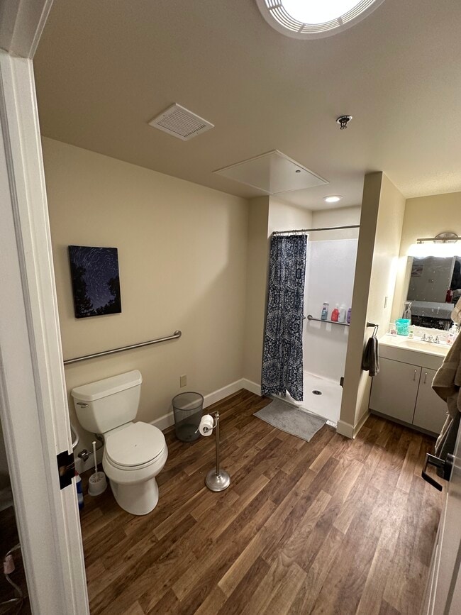 Photo - 400 Stewart Ave