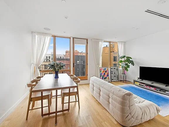 Photo - 42 Rochester Ave