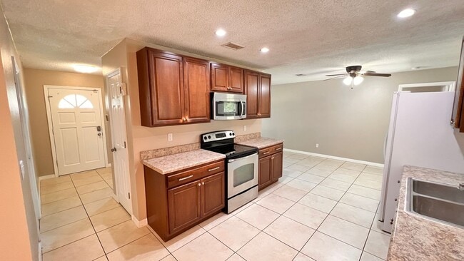 Photo - Beautiful 4 Bedroom 2 Bath Home!