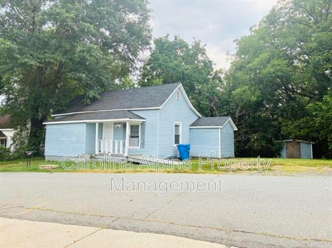 Photo - 330 D St