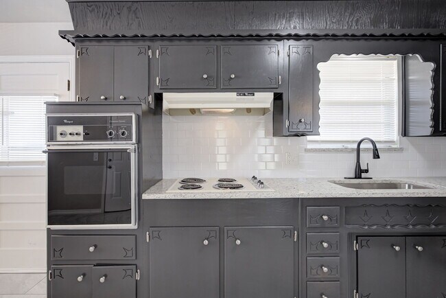 Photo - 1520 Brookdale Dr