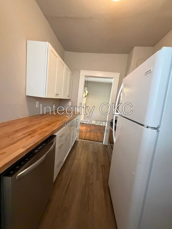 Photo - 305 NW 25th St