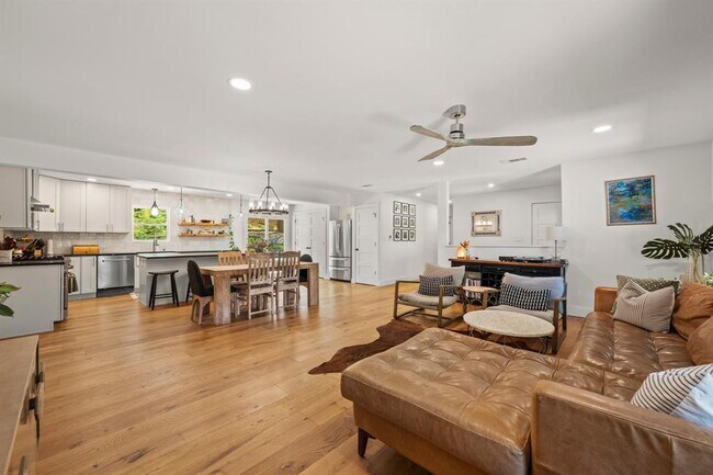 Photo - 2215 Alta Vista Ave
