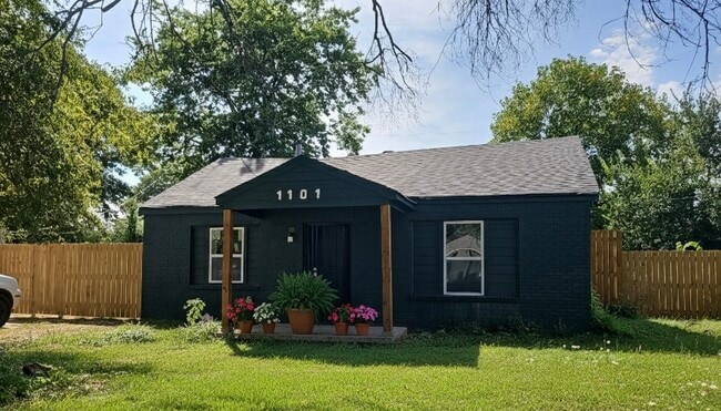 Building Photo - 1101 Haynes St